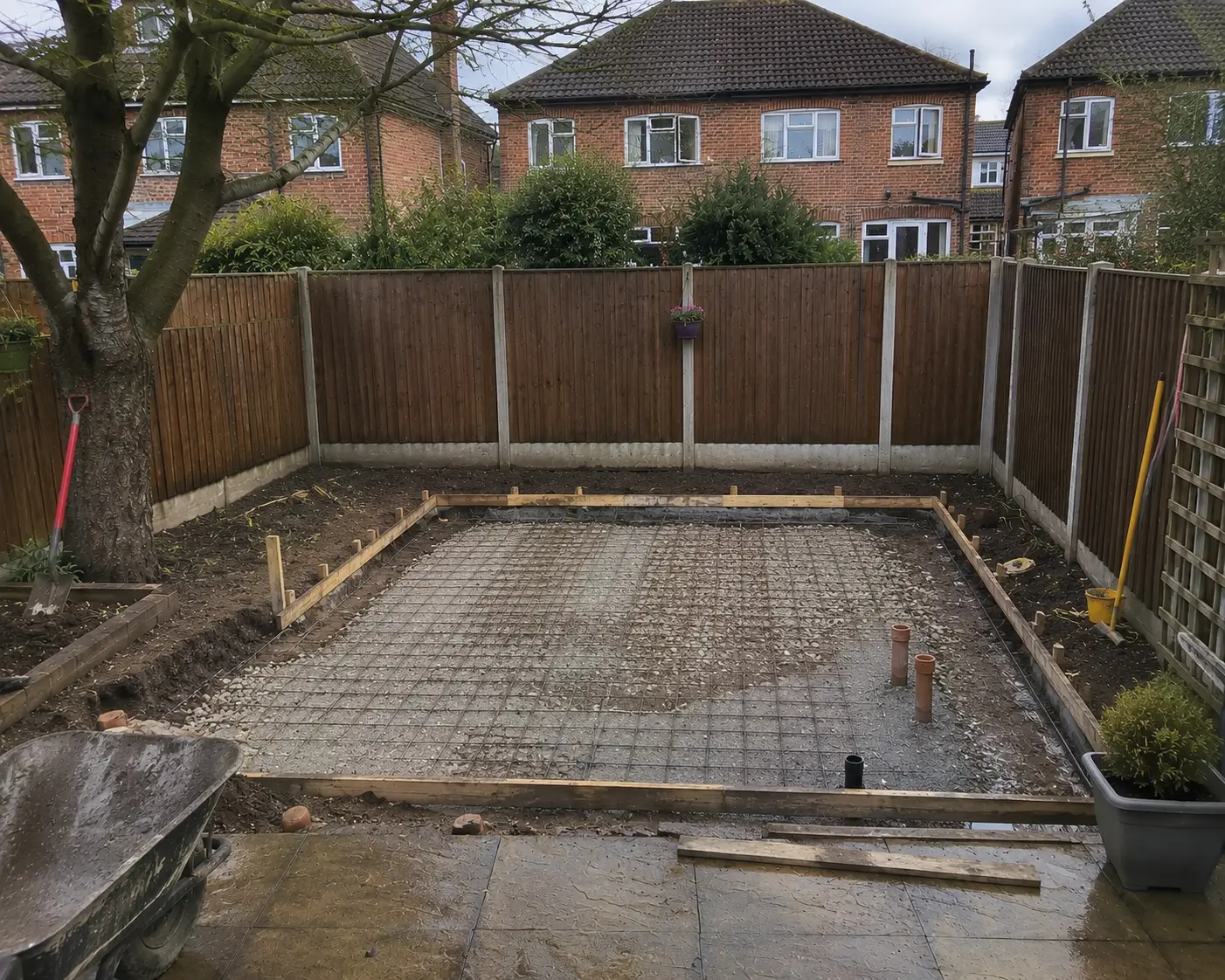 Reinforced concrete shed foundation